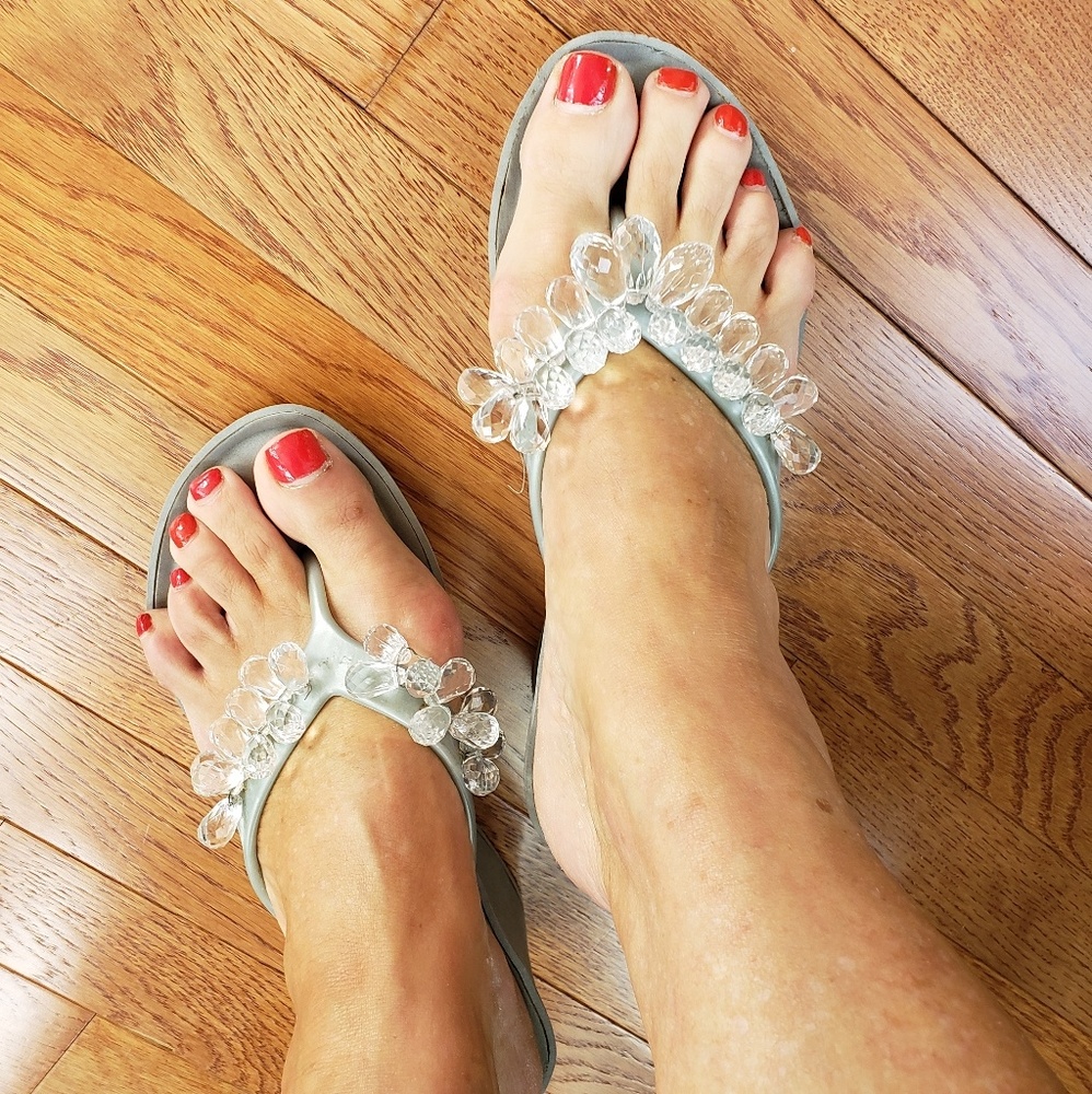 Very Used BCBG Diamond Sandal Wedges 9
